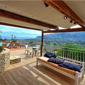 3 bedroom villa with pool and tennis court in Sicily, sleeps 6-8